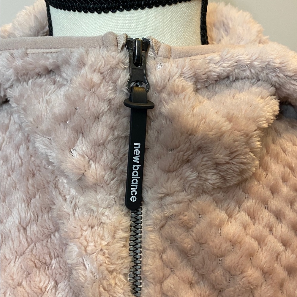 NEW BALANCE blush pink faux fur-look hoodie SIZE M never worn - Picture 12 of 13
